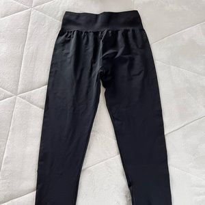 Black Gymshark leggings! Only been worn a handful of times.